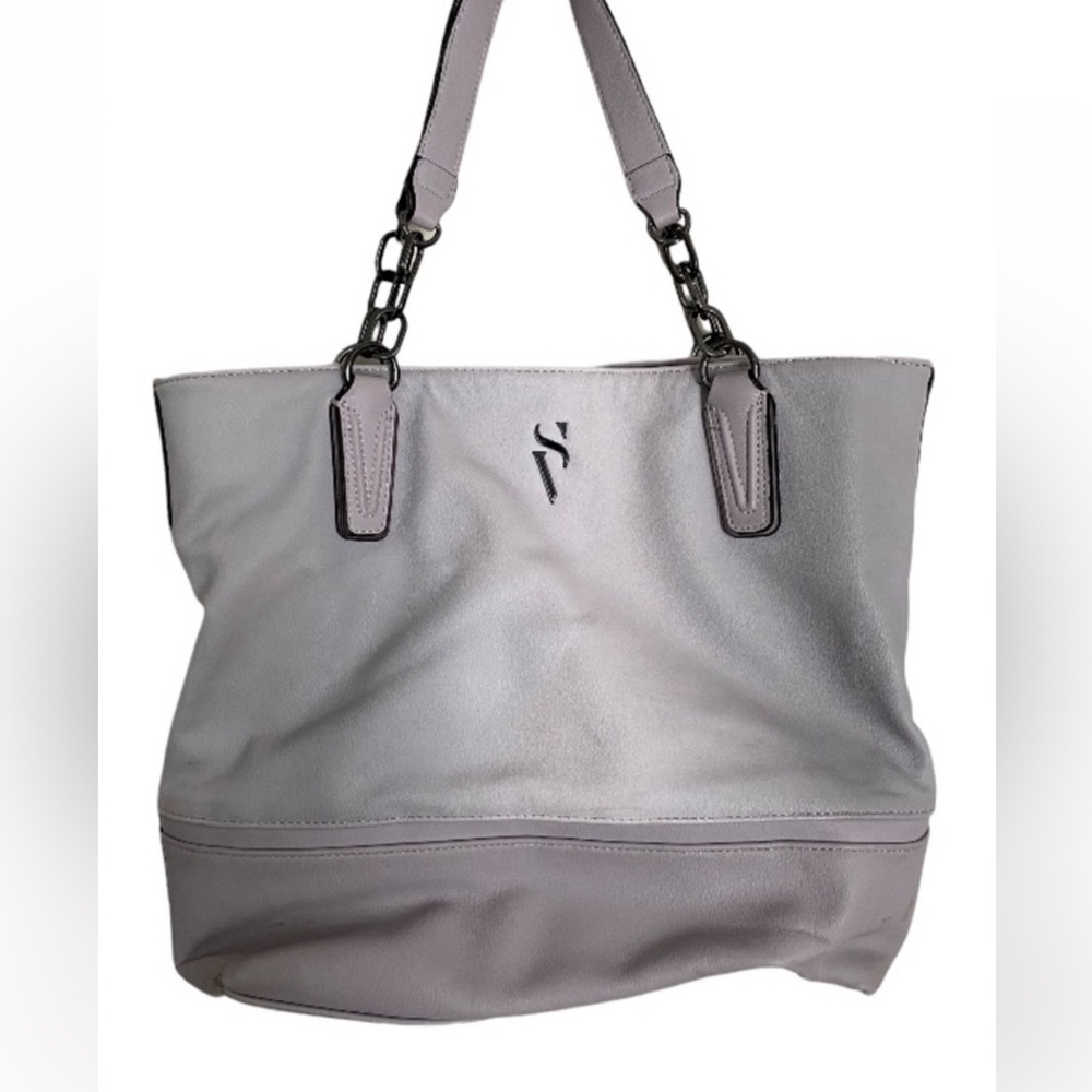 Beautiful Steve Madden tote gifted and used once or twice!